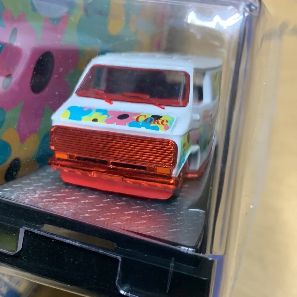 Coca Cola 1971 Chevrolet Van G10 M2 Machines Chase - Picture 4 of 10